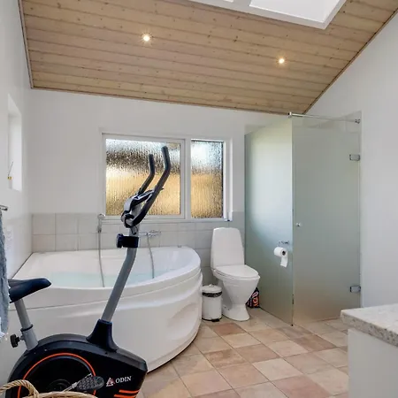 Stunning In V With Kitchen * Esbjerg