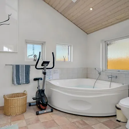 Stunning In V With Kitchen Esbjerg