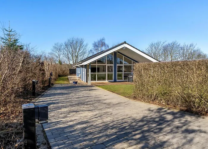 Stunning In V With Kitchen Esbjerg